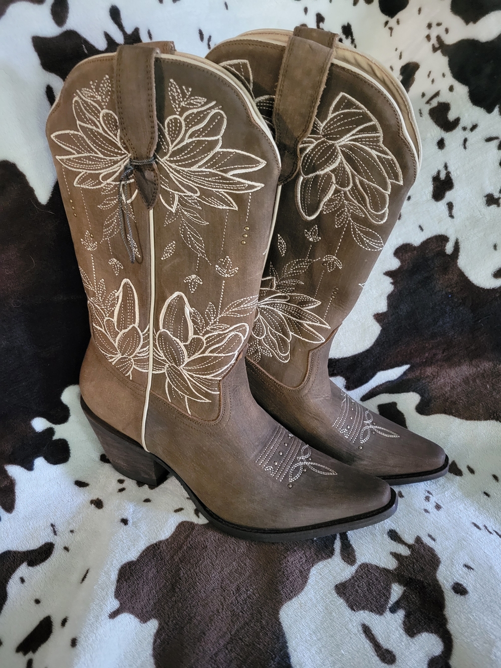 Shyanne Womens Toba Western Boots - Snip Toe